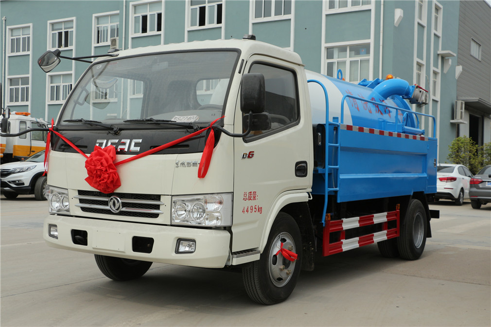 東風D6清洗吸污車【水1.7方/污水】