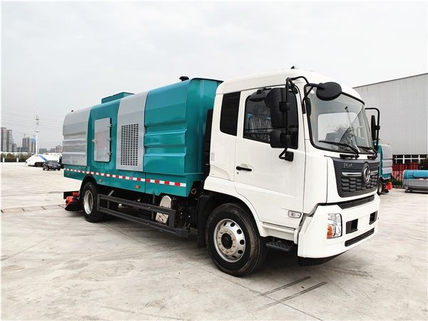 國(guó)六東風(fēng)天錦新款后置滾刷吸塵車