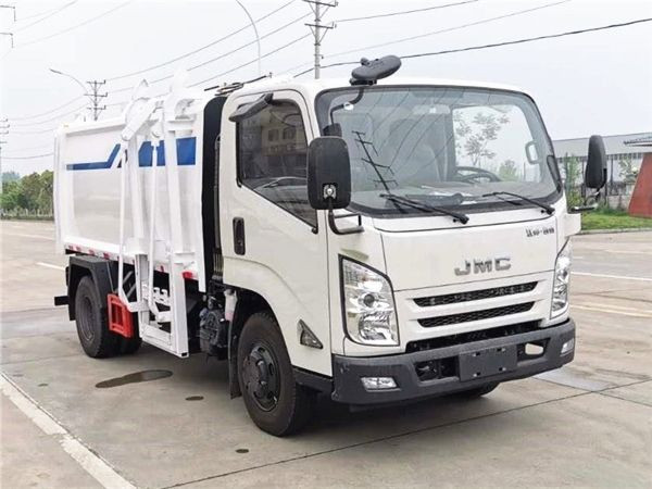 國六江鈴側(cè)裝壓縮式垃圾車（8方）