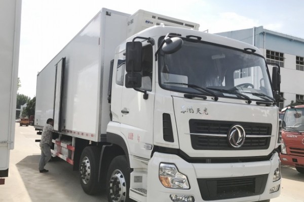 (廂長9.4米)東風天龍小三軸冷藏車