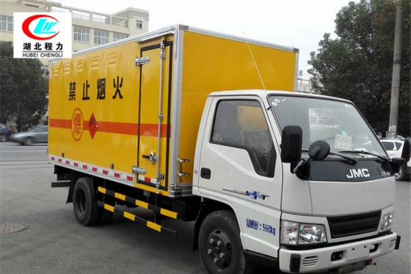 江鈴4.2米雜項危險物品廂式運輸車【九類  藍牌】