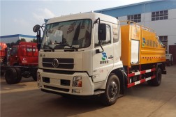 東風天錦清洗吸污車【水4方/污8.5方】（水箱邊掛）