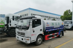東風多利卡8方灑水車