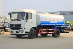 東風專底D3L12方灑水車