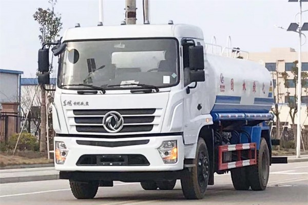 東風專底D3S14方灑水車