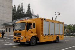 東風(fēng)天錦大流量搶險排水泵車