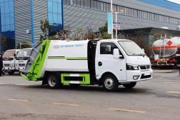 國六東風途逸4方壓縮垃圾車