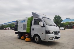 國六東風途逸掃路車