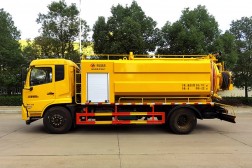 天錦方型清洗吸污車