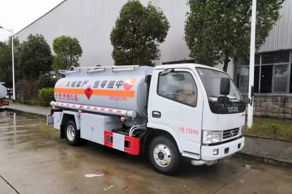 國(guó)六東風(fēng)5噸流動(dòng)加油車