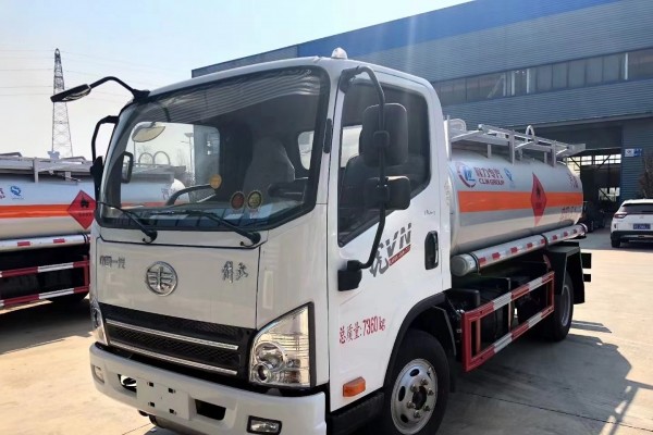解放加油車（6方）