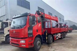 解放國六前四后八隨車吊