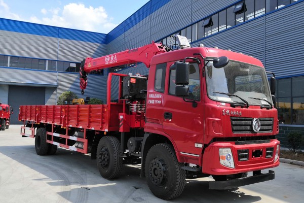 東風(fēng)專底D913小三軸12噸隨車吊